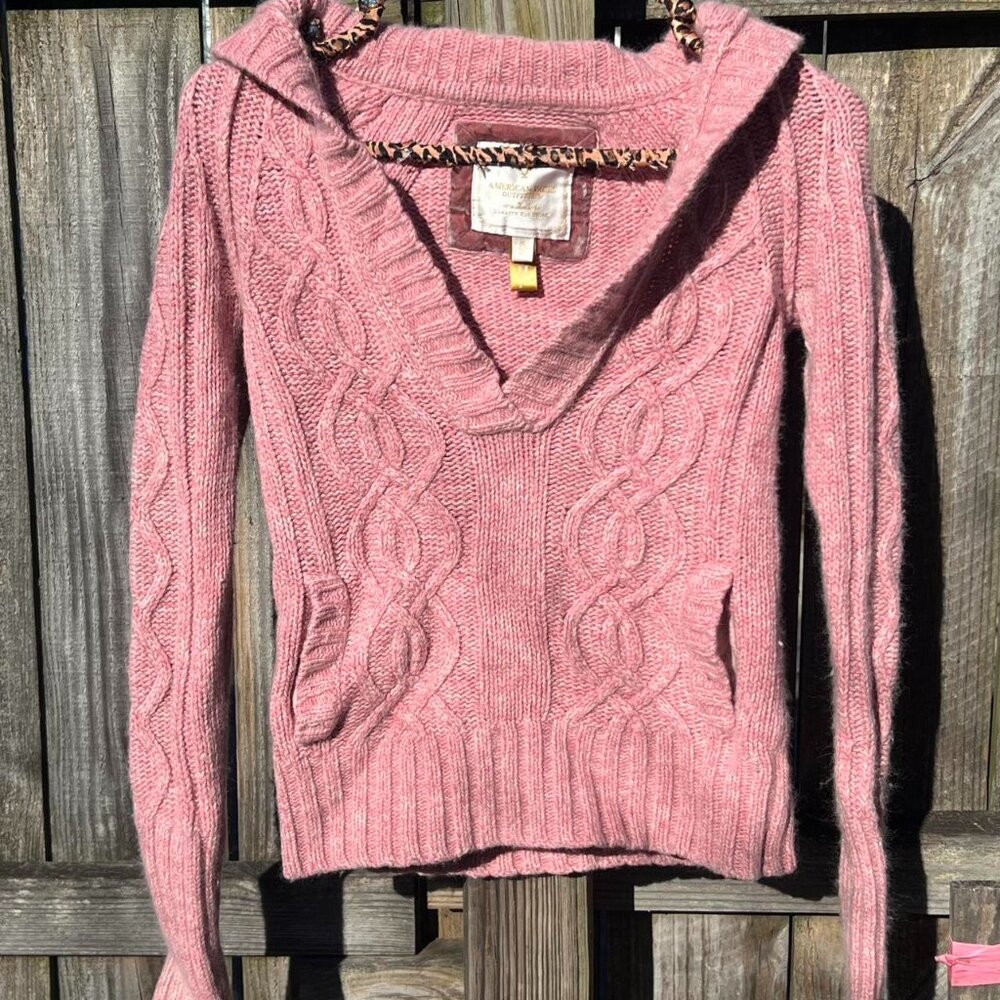 Vintage American eagle outfitters y2k Pink cable knit sweater.